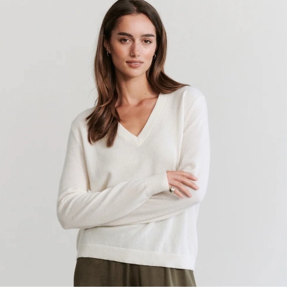 New Jenni kayne Flynn V neck sweater